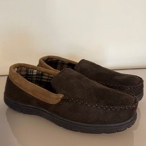 Hanes Men’s Moccasin Slipper, Size 11-12